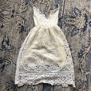 NWOT Beautiful Detailed White Dress